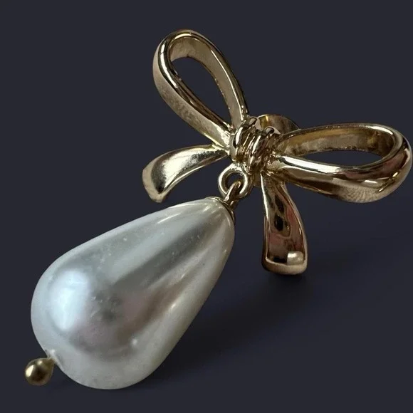 House Of Harlow Bow With Big Pearl Drop Earrings - Picture 3 of 4